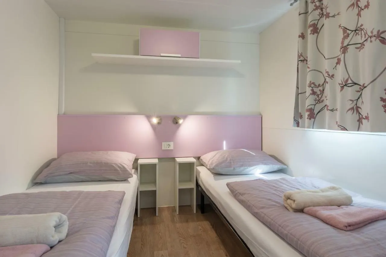 Πάρκο διακοπών Mendula I - Mobile Home Biograd Na Moru